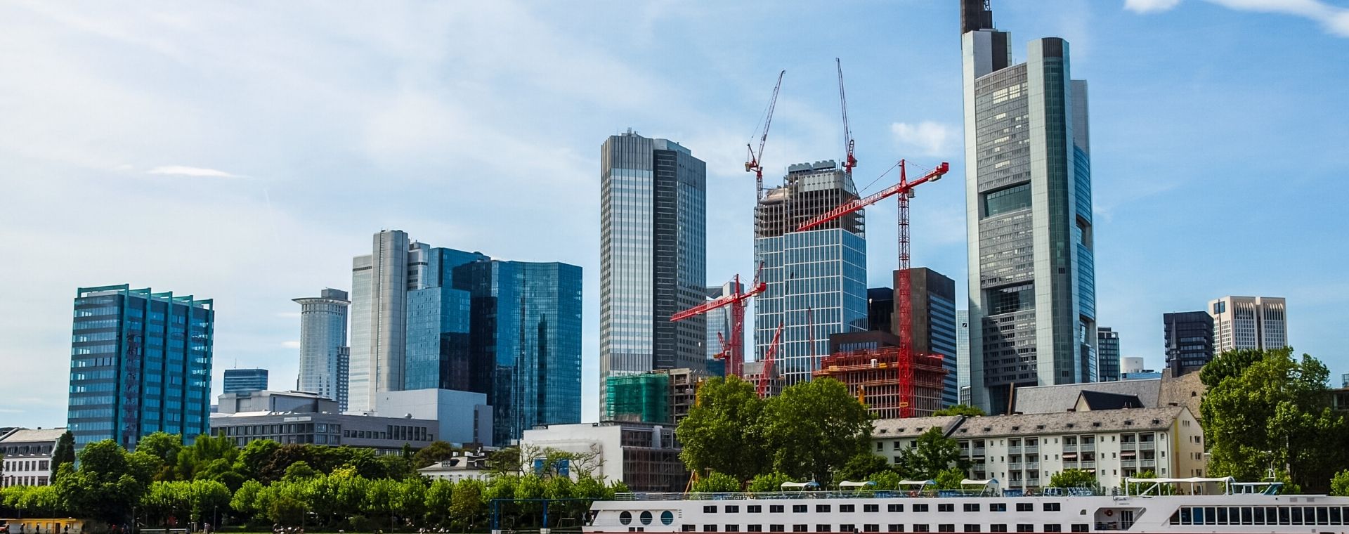 Farklı Kapasitelerde ve Özelliklerde Kule Vinçleri Kiralama Seçenekleri